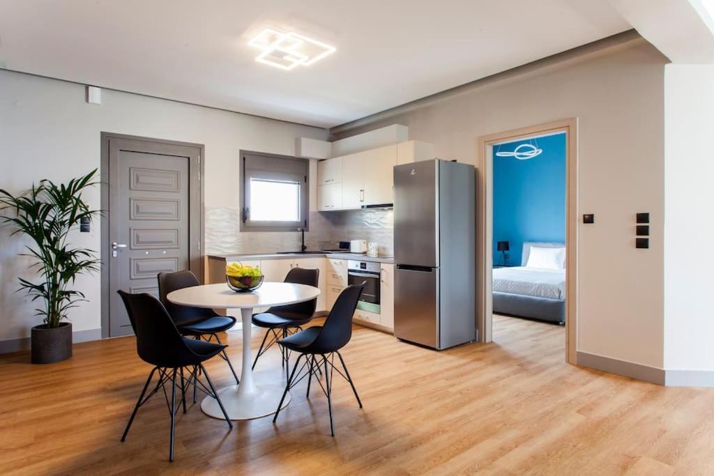 Minimal Loft Art With Sea View Over Harbour Apartment Heraklion (Crete)