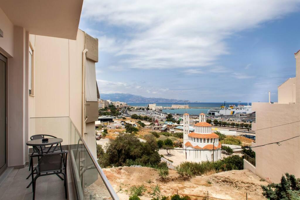 Minimal Loft Art With Sea View Over Harbour * Heraklion (Crete)
