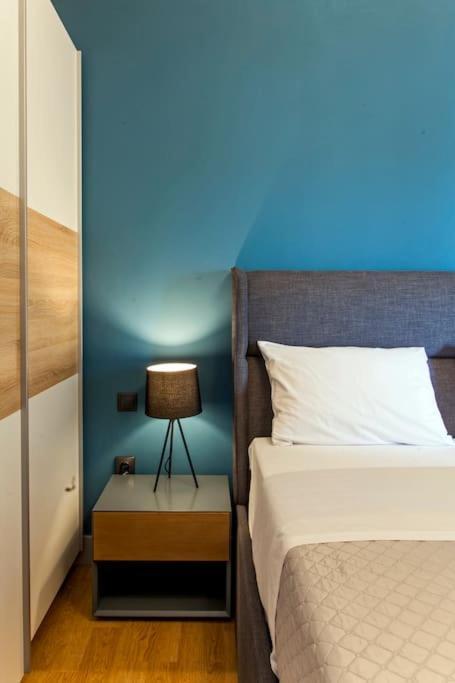 Minimal Loft Art With Sea View Over Harbour * Heraklion (Crete)